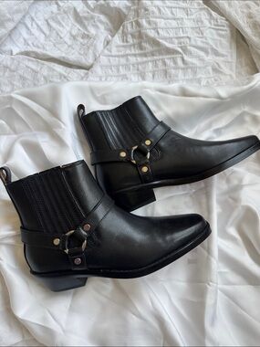 NEW MADEWELL Women's Black Leather Ankle Boots - Sleek Chelsea Style